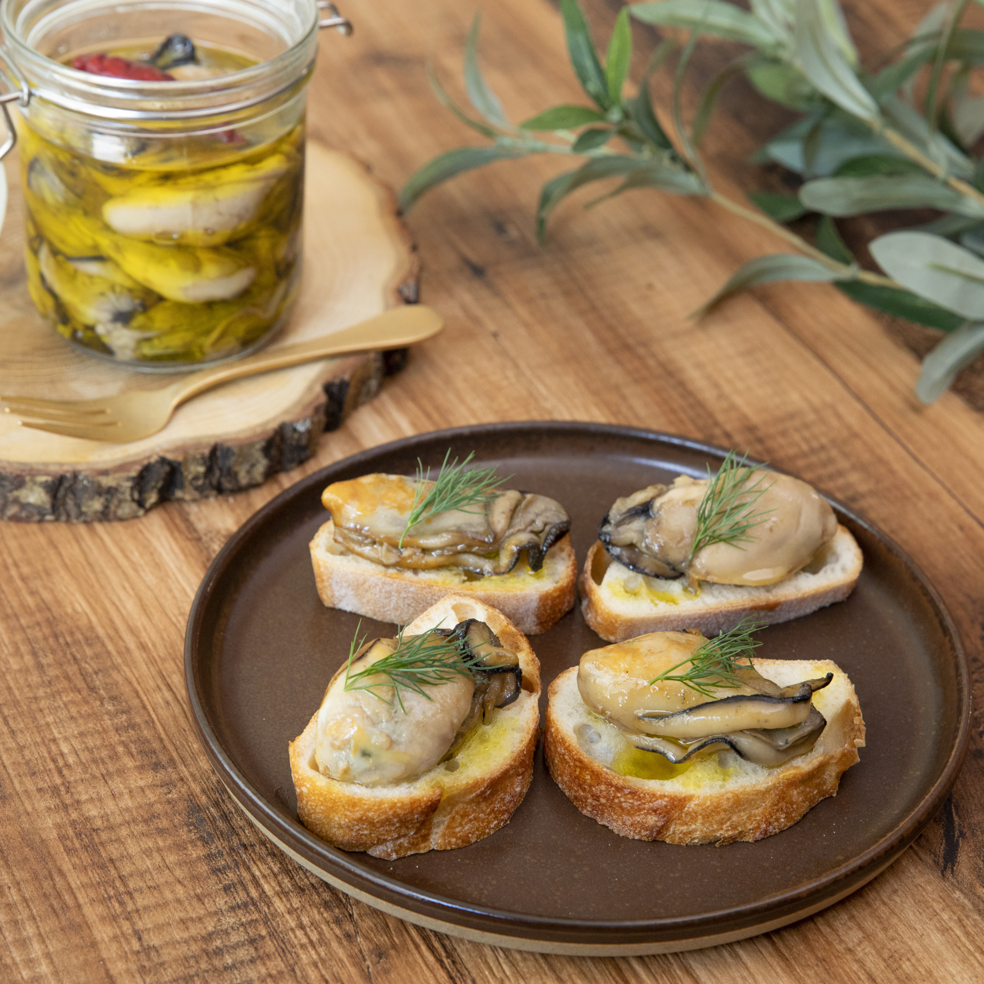 牡蠣のオリーブオイル漬け